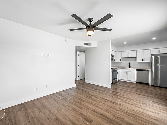 3rd image of 3133 E Fairmount Ave #3133