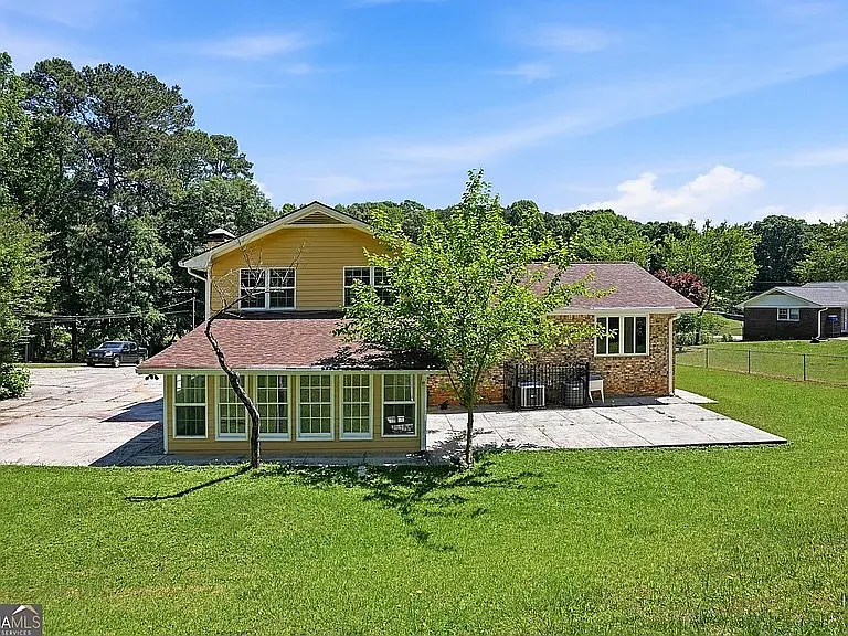 2201 Colonial Oak Way — Photo 2