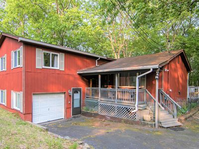 100 Autumn Rd, Dingmans Ferry, PA, 18328