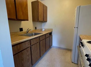 102 E Randolph St #301, Pinckneyville, IL 62274