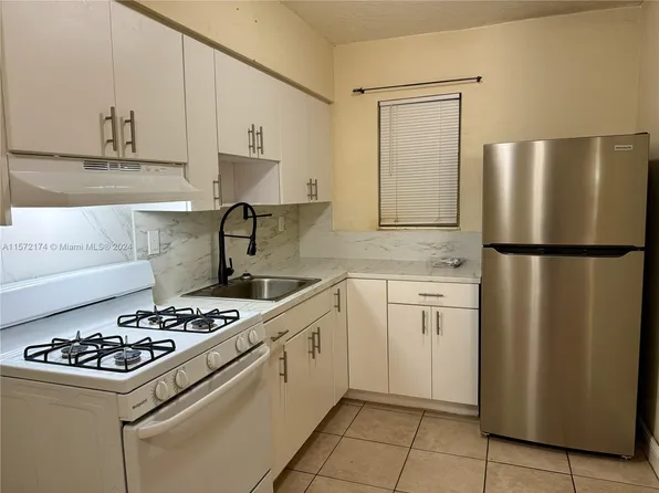 4250 SW 67th Ave APT 6, Miami, FL 33155