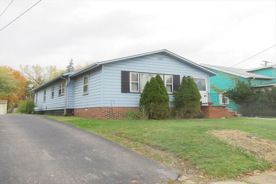 2nd image of 20181 Raymond St