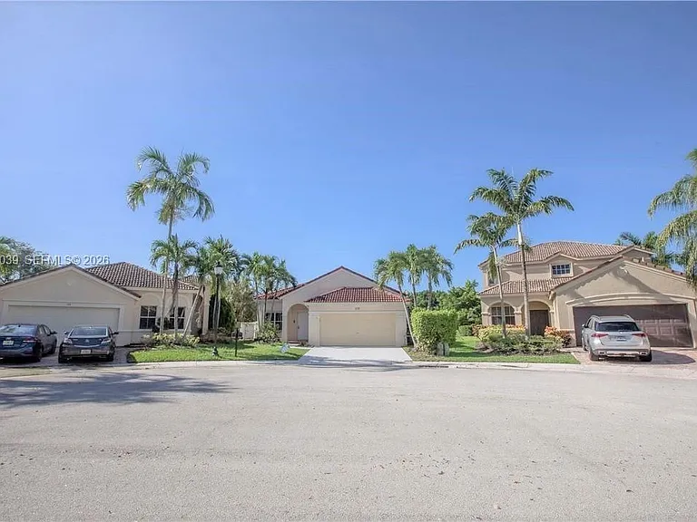 777 Tanglewood Cir — Photo 27