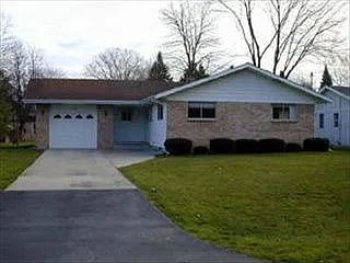 1394 Vancouver Dr photo 1