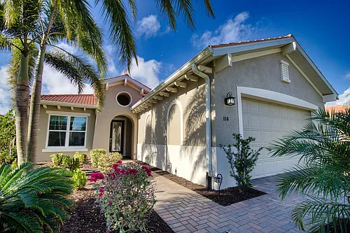 116 Pesaro Dr Photo 1