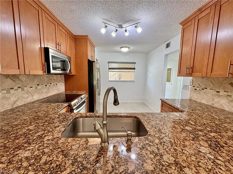 661 Squire Cir #101