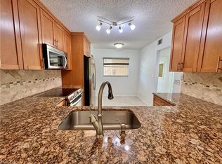 661 Squire Cir APT 101, Naples, FL 34104