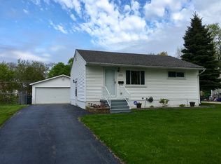 2019 Creek Rd, Waukegan, IL 60087