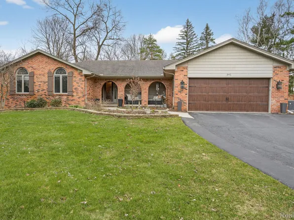 341 Ridgewood Rd, Rochester, MI 48306