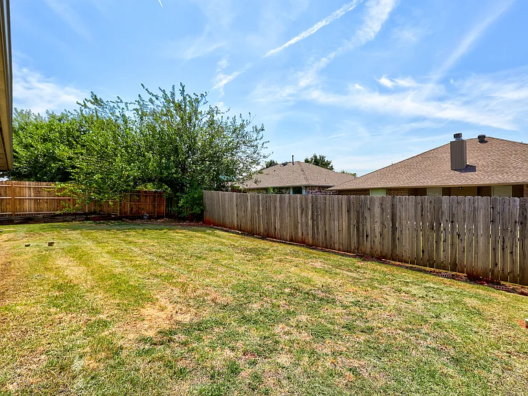 2104 Del Simmons Dr — Photo 60