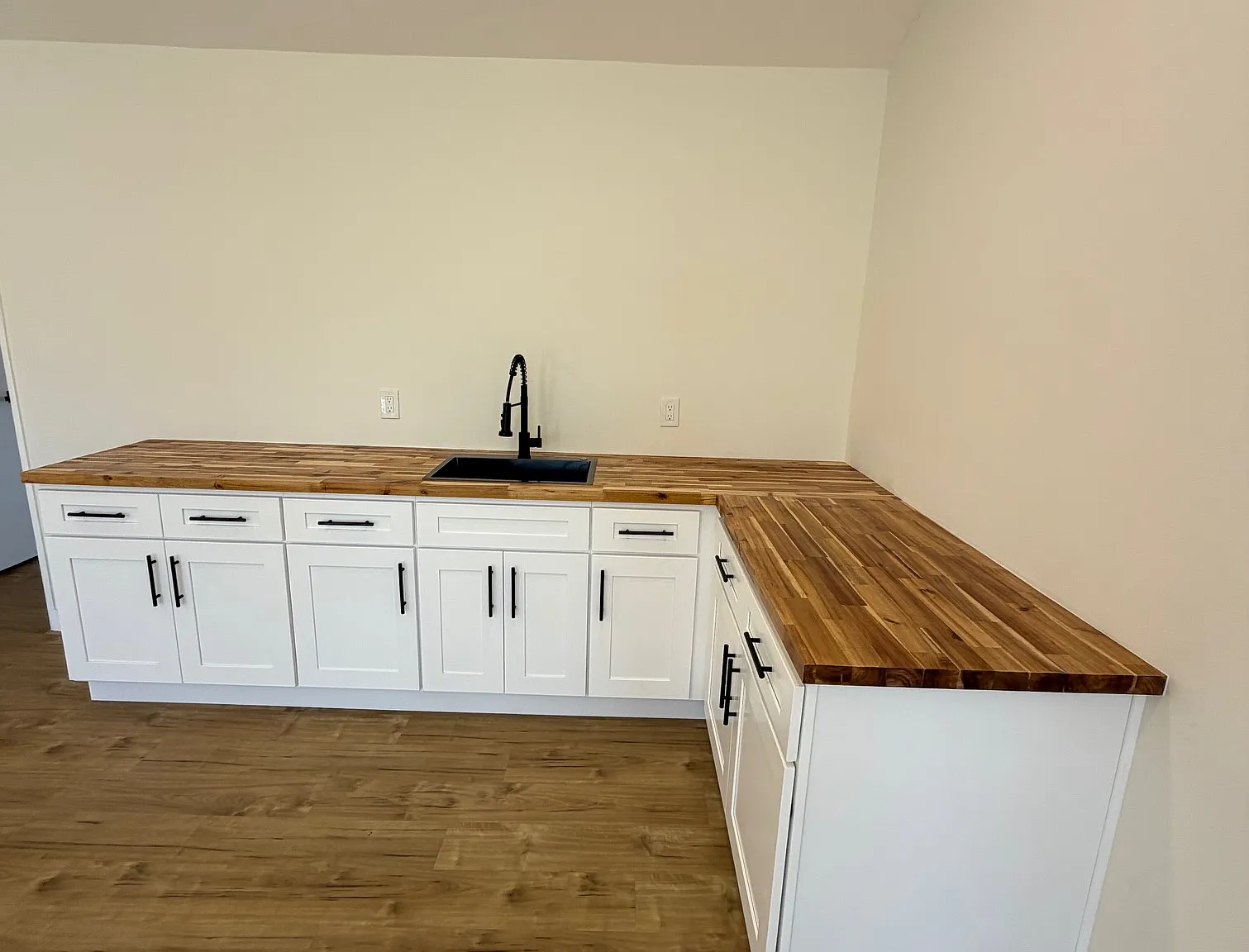 1 bed, 700 sqft, $1,950 — Photo 4