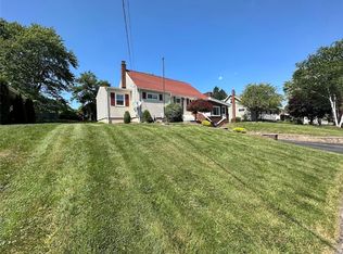 2445 Willowhurst Cir, New Castle, PA 16101