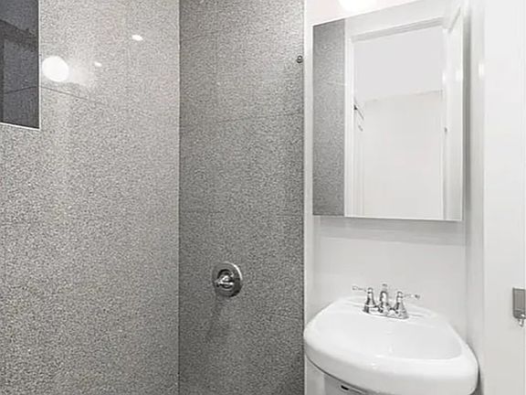 5th image of 244 W 22nd St #3D