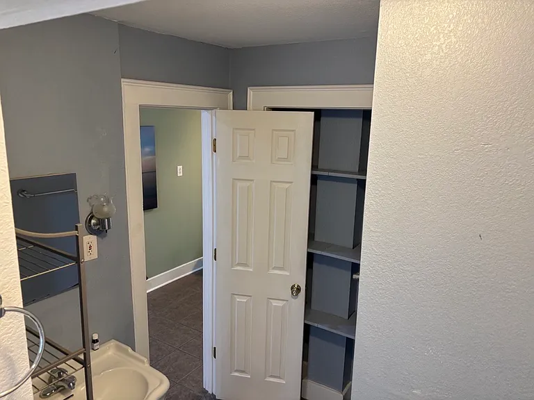 217 S Murat St #B — Photo 9