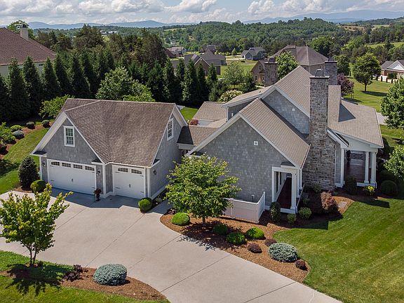 3rd image of 65 Woods Edge Dr
