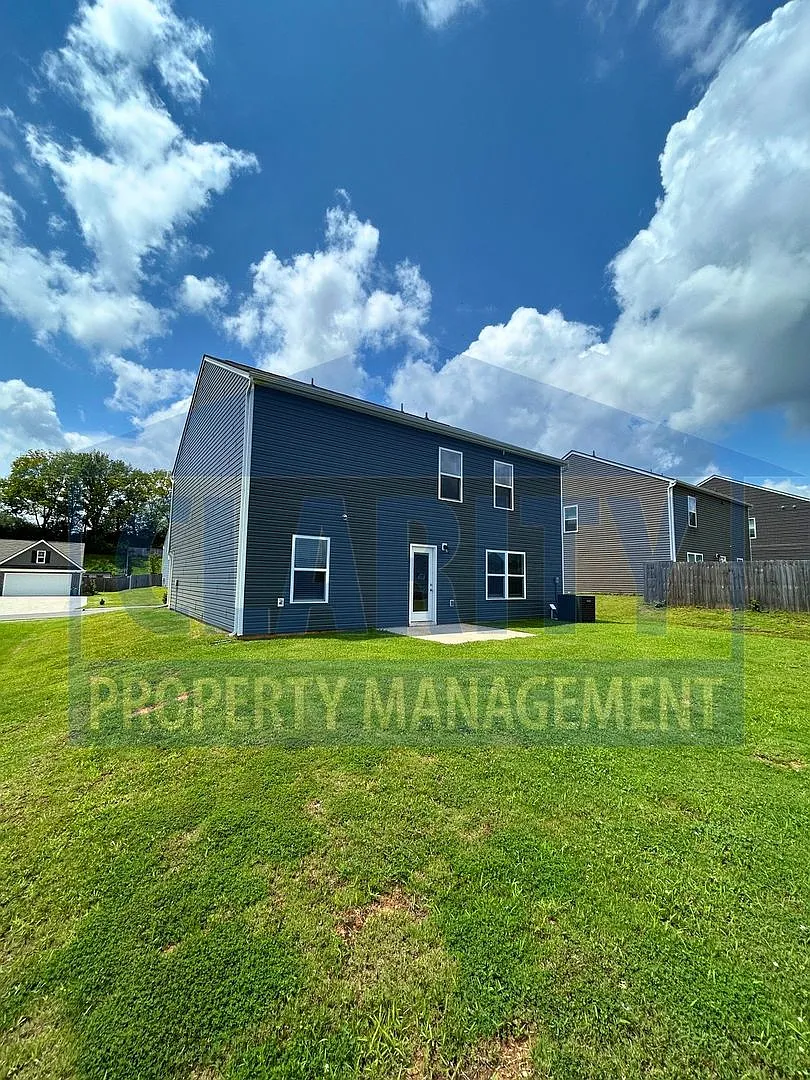 Beautiful home in Athens, TN! — Photo 3