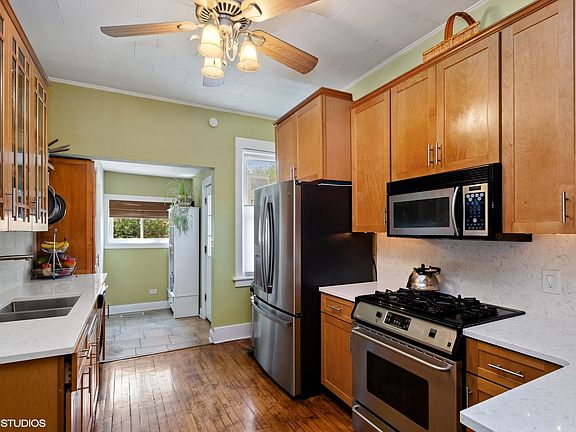 4th image of 1443 W Highland Ave