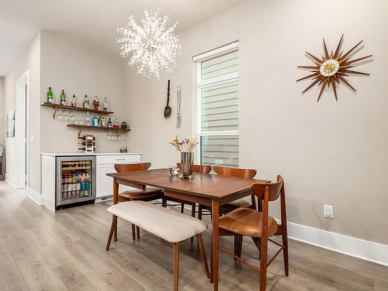 Dining area with bar nook