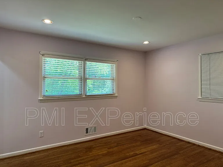 3203 Amador Dr — Photo 19