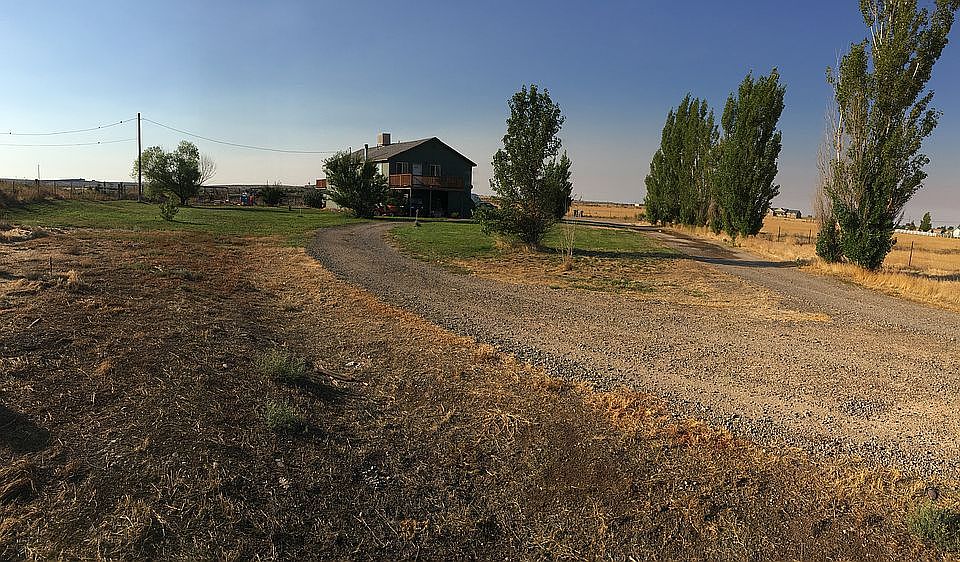 2nd image of 3949 NE Lariat Ln