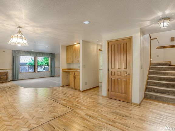 4th image of 16502 88th Avenue Ct E