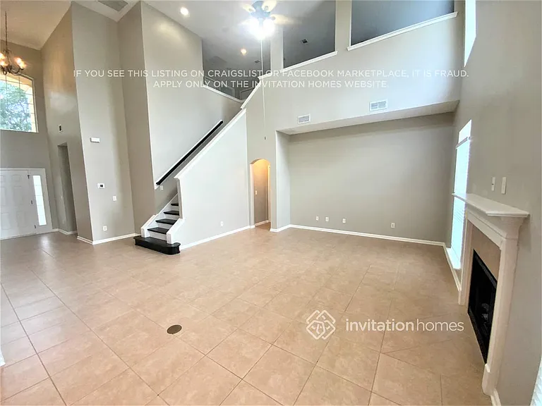 340 Brier Rose Ln — Photo 3