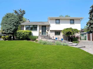 268 Southwood Cir, Syosset, NY 11791