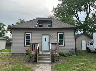 321 E 4th St S, Newton, IA 50208