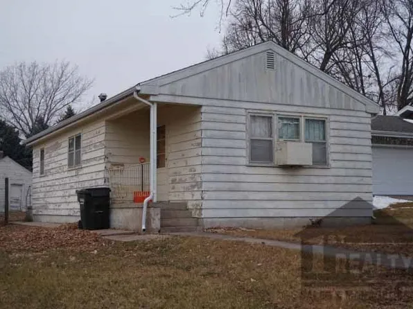 1202 Douglas St, Wayne, NE 68787