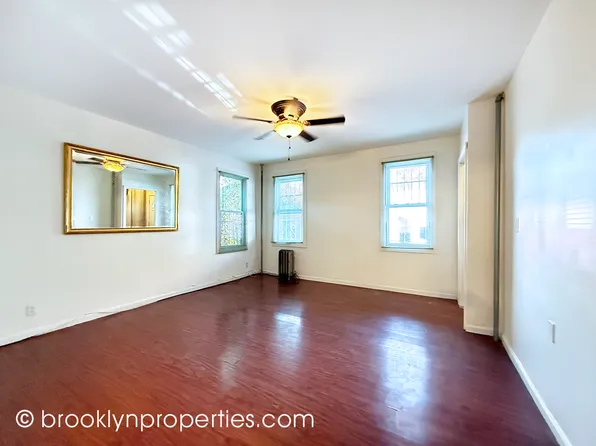 2906 Voorhies Avenue image 4 of 19