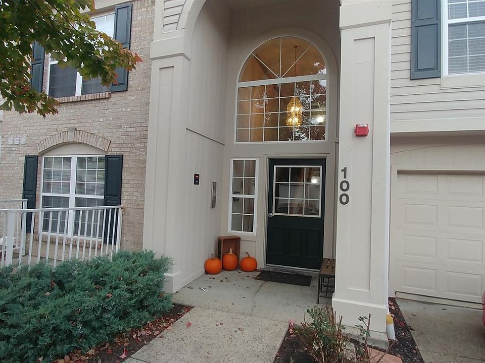 1st image of 100 Gateway Dr