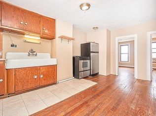 573 18th St #3A, Brooklyn, NY 11218