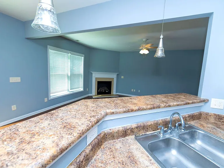 5815 Weddington Dr — Photo 7