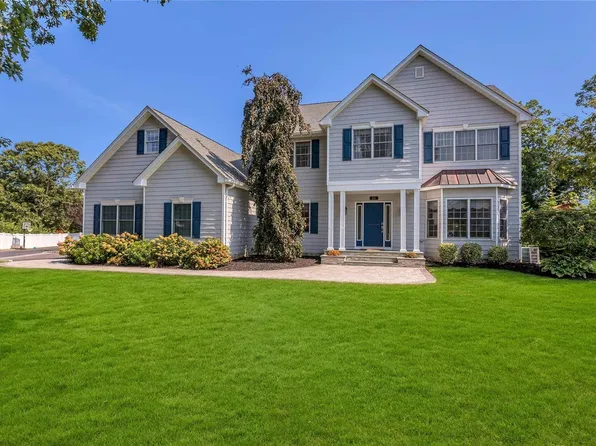 32 Norwood Drive, Blue Point, NY 11715