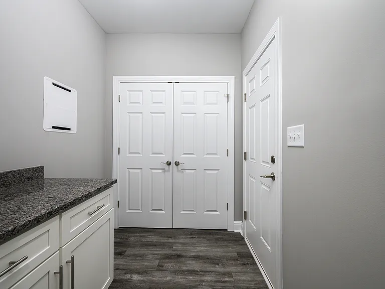 403 Hart Dr — Photo 16