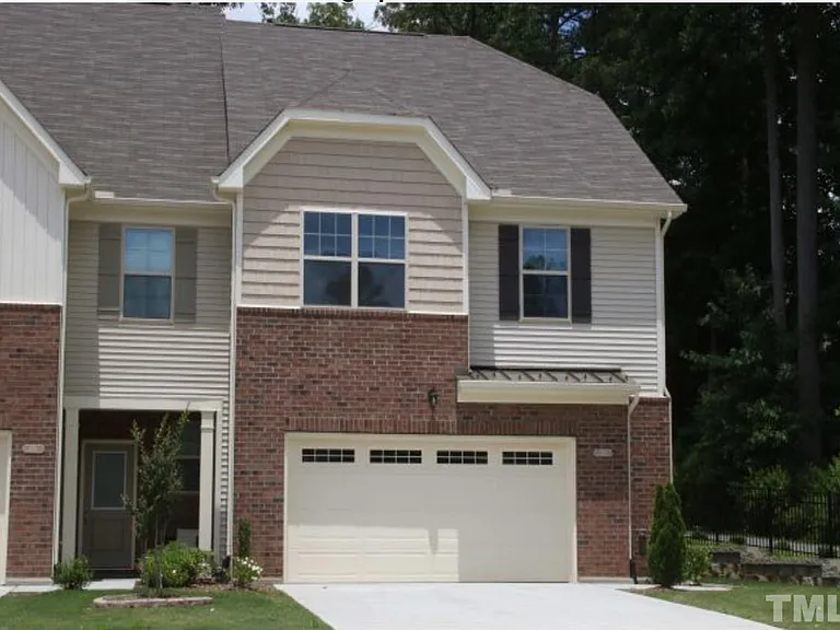 931 Contessa Dr — Photo 1