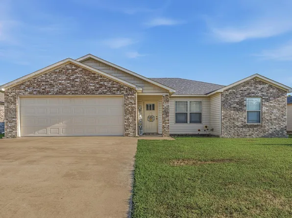 205 Stacy Dr, Paragould, AR 72450