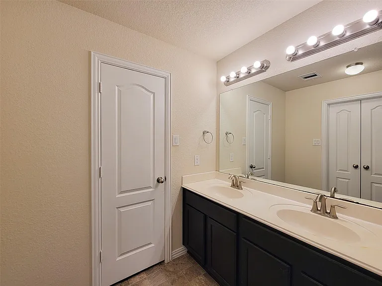 5209 Dauntless Dr — Photo 29