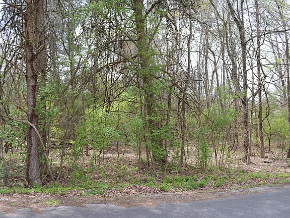 3rd image of 36 Greenhills Dr SE