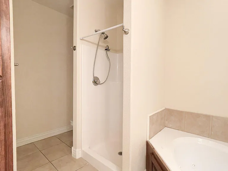 215 N Wright St — Photo 13