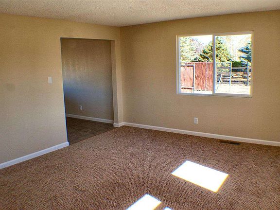 3rd image of 1313 Jackie Ln