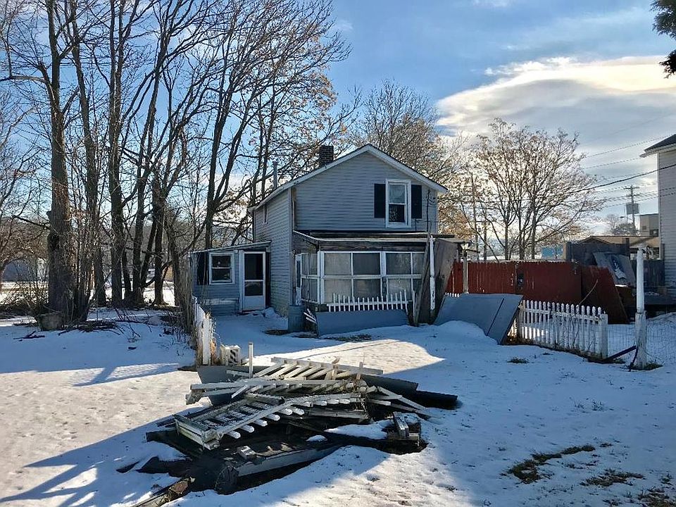 1st image of 708 Baldwin St