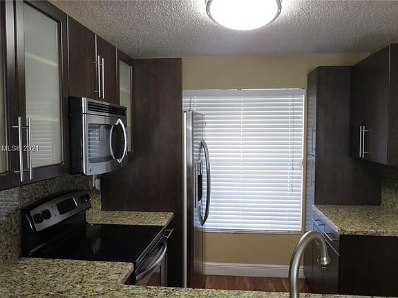 5th image of 9510 W Elm Ln #9510