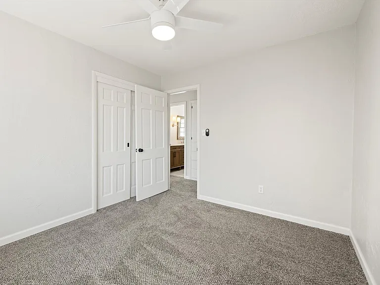 2725 Kent Dr — Photo 25