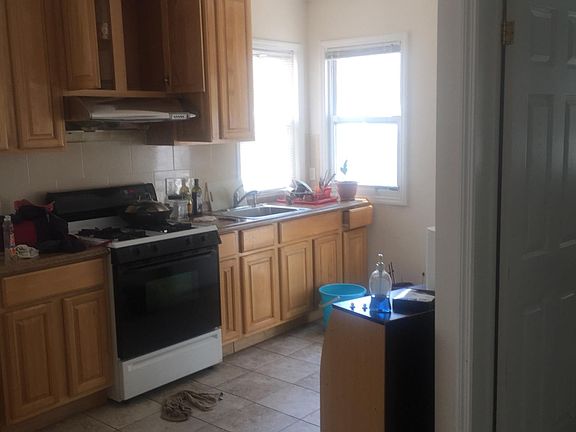 3rd image of 2057 E 14th St