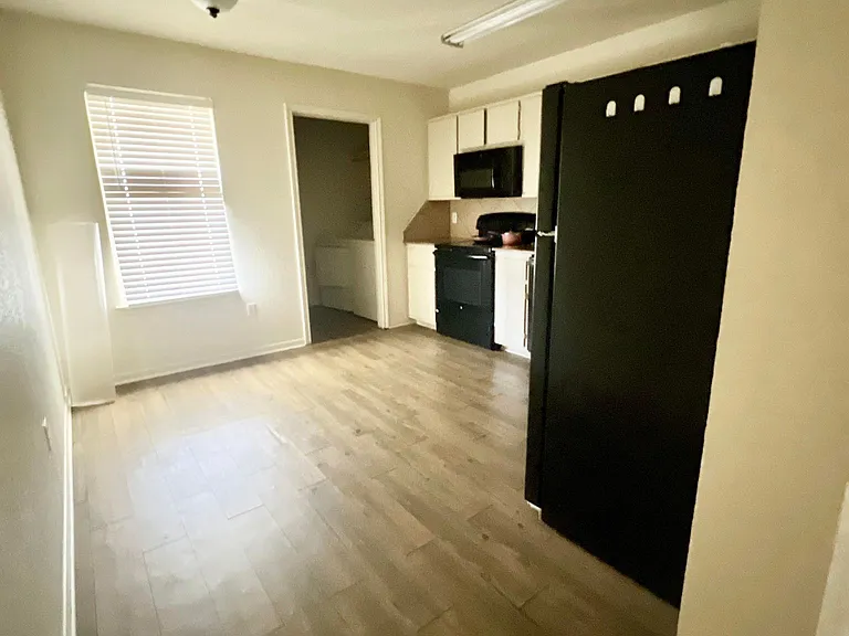 1008 Circle M Dr #D — Photo 29