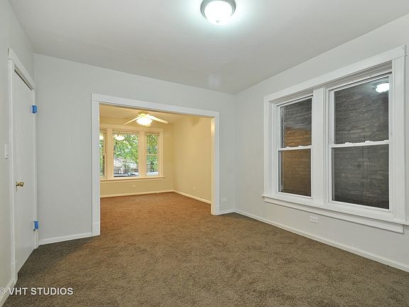 4th image of 944 N Hamlin Ave