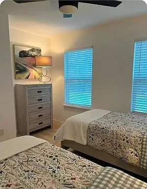 4 bed, 2.5 bath, 1700 sqft, $2,200 — Photo 2