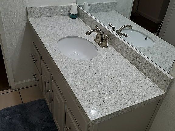 5th image of 3200 West St