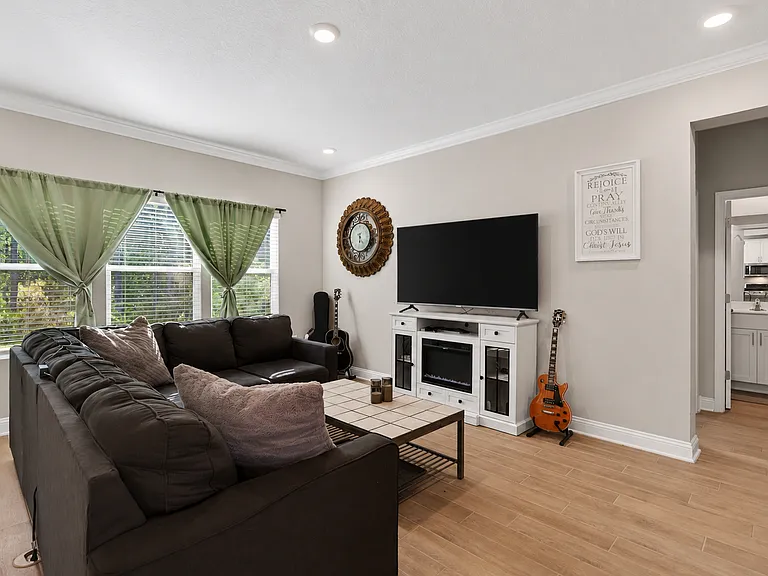 86 Zancara St — Photo 18